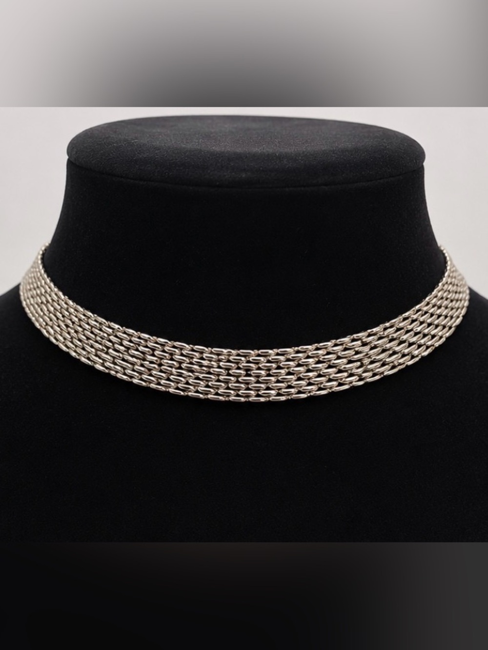 Silver tone 17” Chocker. Minimalist. Feminine.